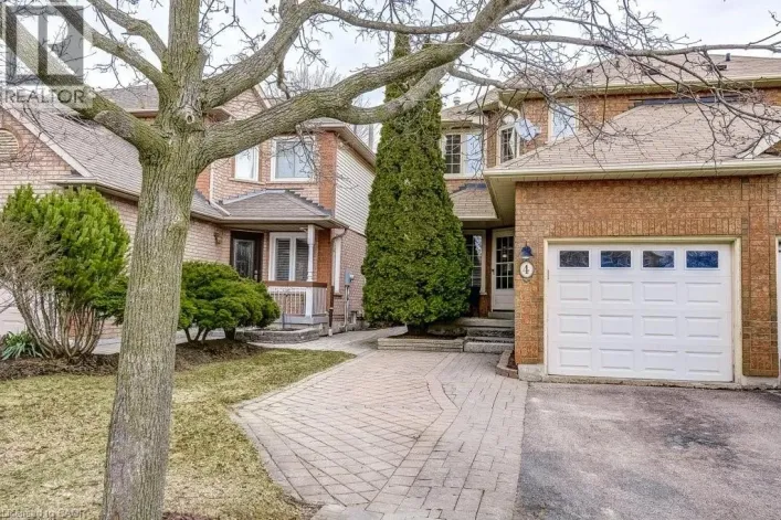 4 HARNESWORTH Crescent, Waterdown