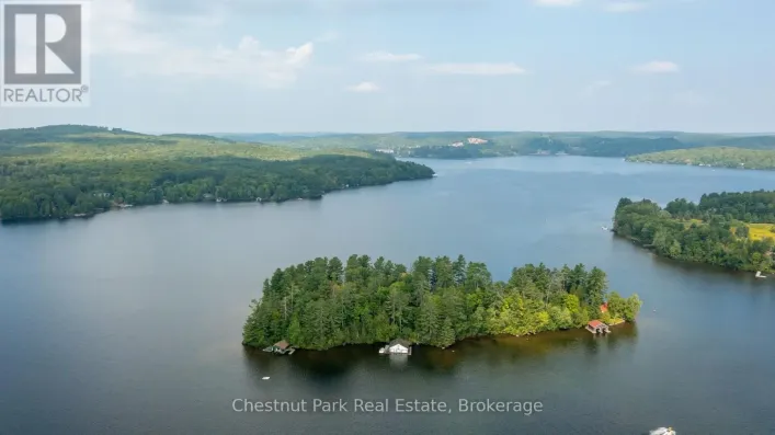 4 HILLS ISLAND, Lake of Bays