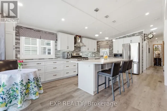 4 IRONWOOD - 4449 MILBUROUGH LINE, Burlington