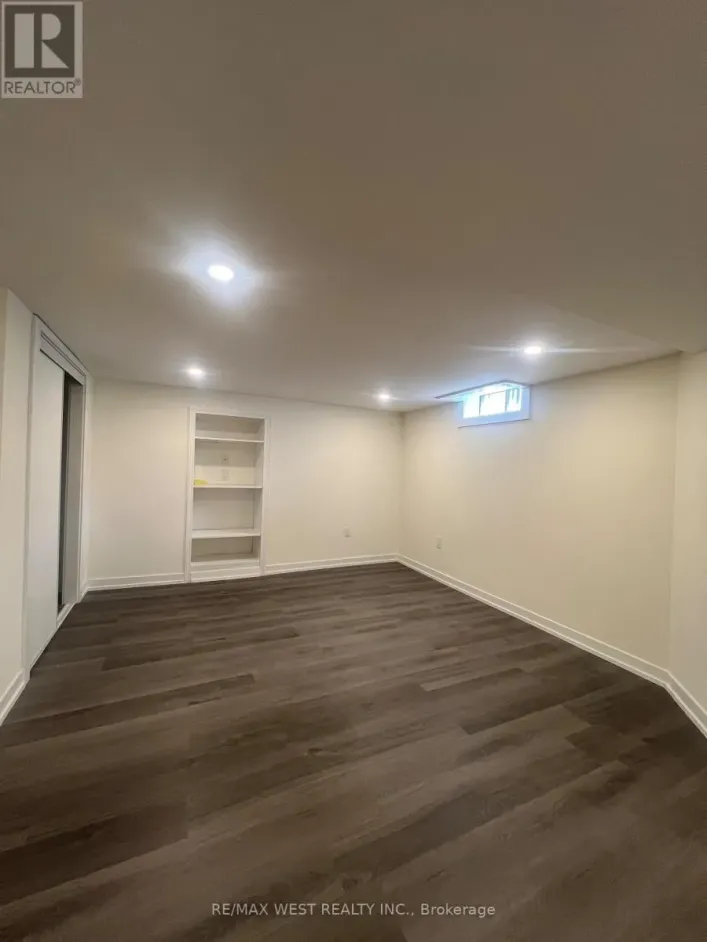 4 LAFLEUR COURT, Brampton