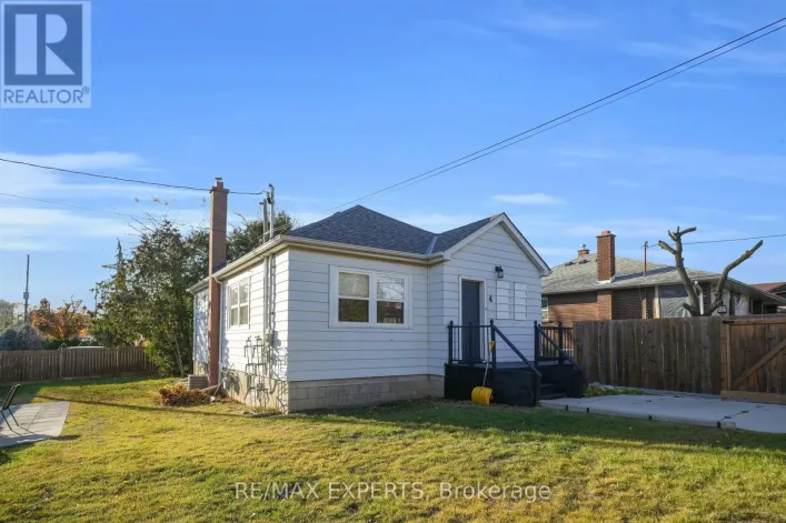 4 LARCHMERE AVENUE, Toronto