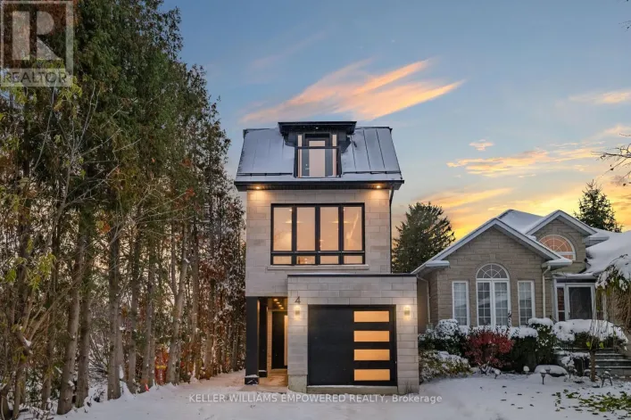 4 LEAFIELD DRIVE, Toronto