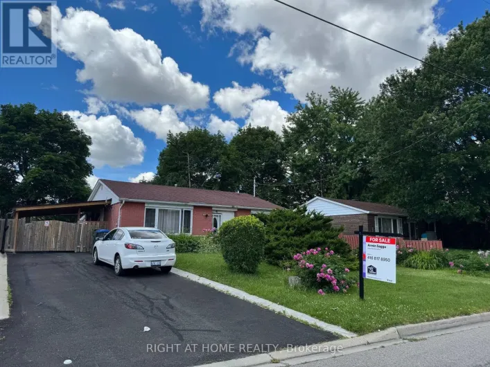 House for sale: 4 LESLIE STREET, Brampton
