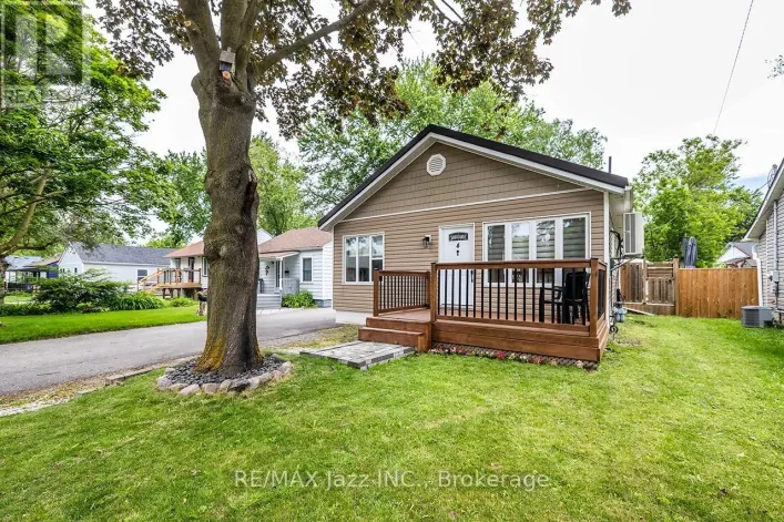 4 MAPLE STREET, Ajax