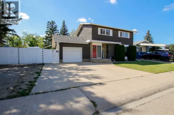4 Mckee Close, Red Deer