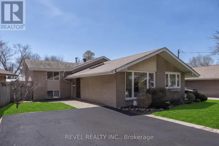 4 OAKLEY BOULEVARD, Toronto
