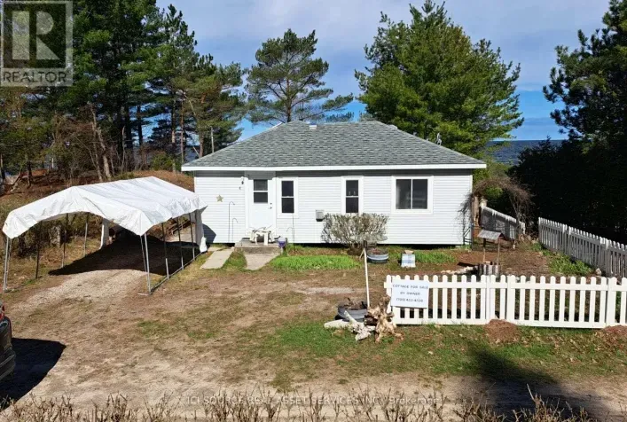 House for sale: 4 PINEWOOD DRIVE, Tiny