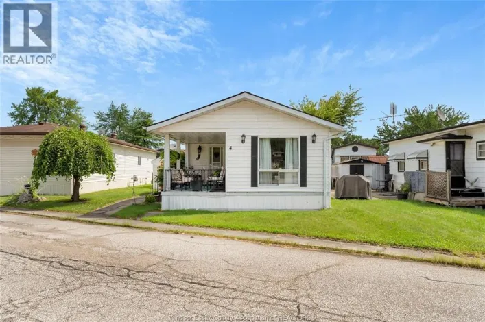 4 ROBIN COURT, Lakeshore
