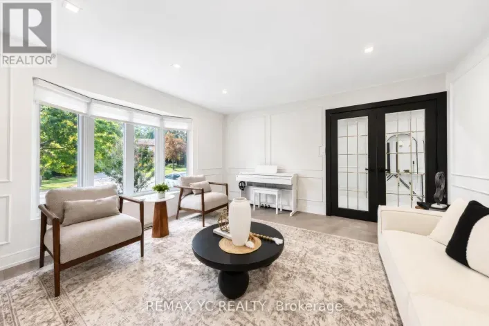 4 SIMMONS CRESCENT, Aurora