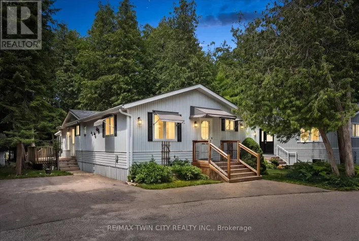 4 SPRUCE AVENUE, Puslinch