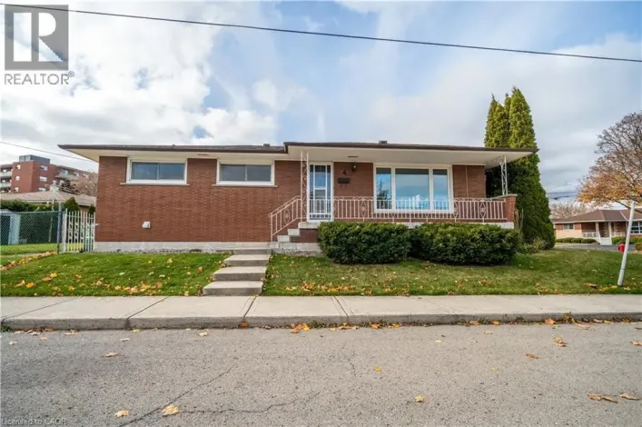 4 STARLIGHT Court Unit# Upper, Hamilton
