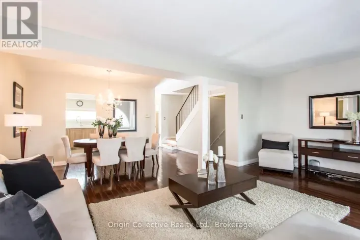 40 - 10 ESTERBROOKE AVENUE, Toronto
