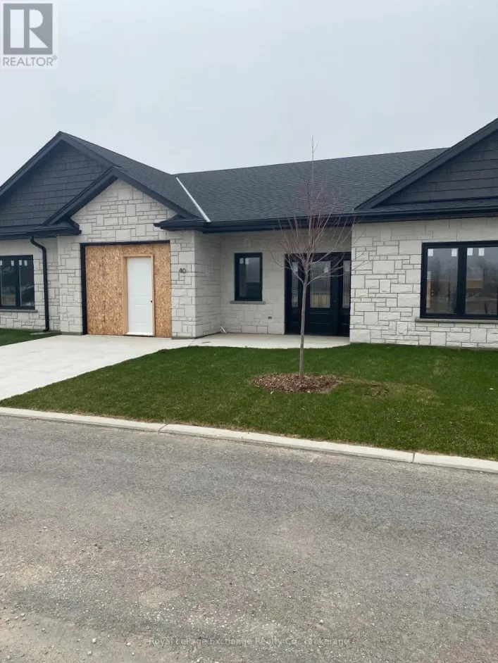 40 - 1071 WATERLOO STREET N, Saugeen Shores