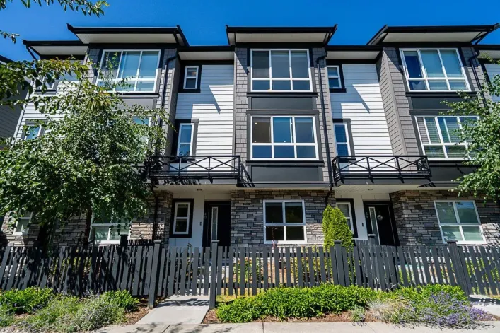 40 19255 ALOHA DRIVE, Surrey