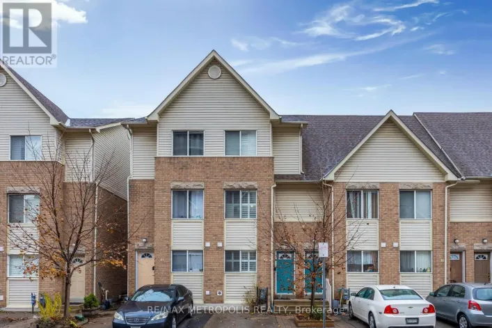 40 - 21 REPLIN ROAD, Toronto