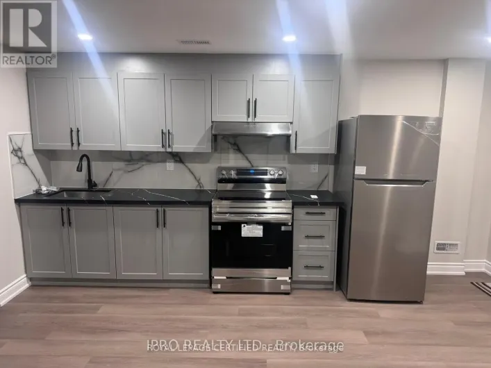 40 BEACHVILLE CIRCLE, Brampton