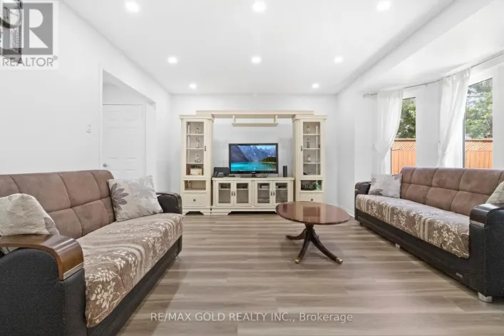 40 BLUE SPRUCE STREET, Brampton