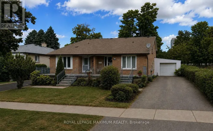 40 BROADOAKS DRIVE, Toronto
