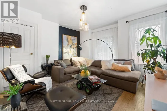 40 CLAREMONT STREET, Toronto