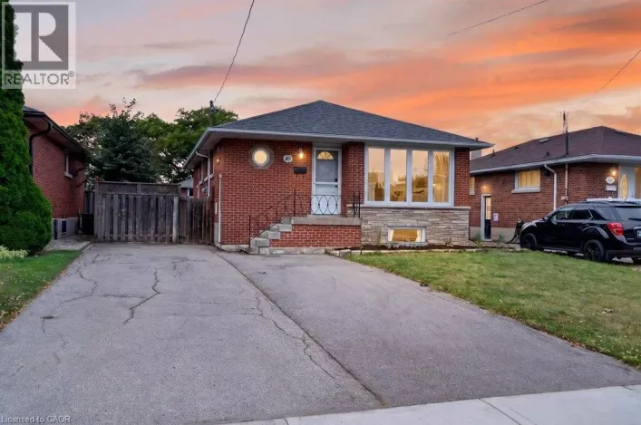 40 CLARENDON Avenue, Hamilton