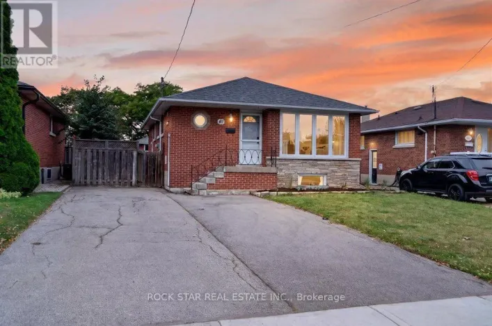 40 CLARENDON AVENUE, Hamilton