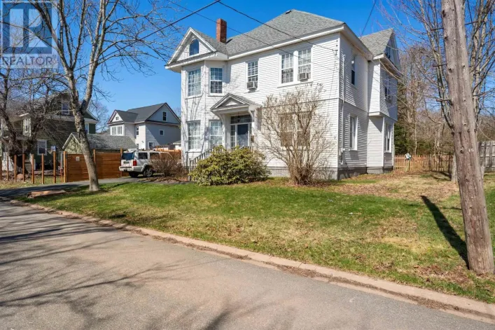 40 Clifford Street, Amherst