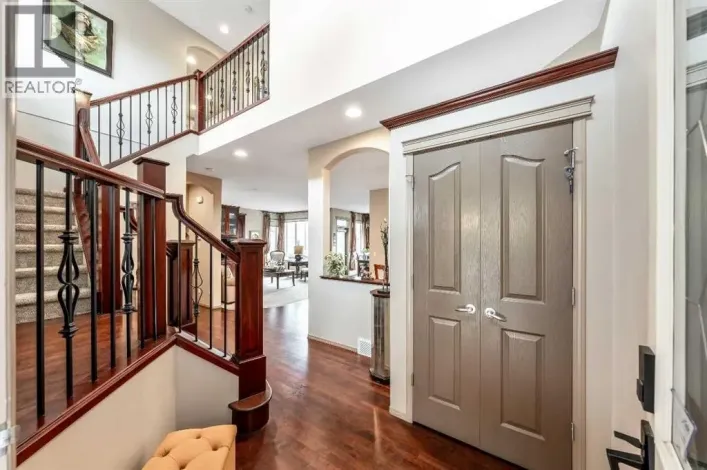 40 Cougar Ridge Heights SW, Calgary