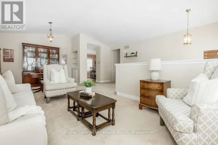 40 FAIRWAY CRESCENT, Wasaga Beach
