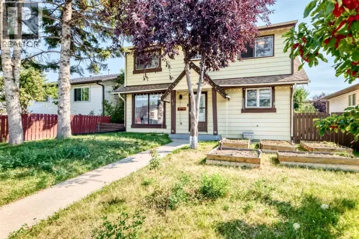 House for sale: 40 Falconridge Close NE, Calgary