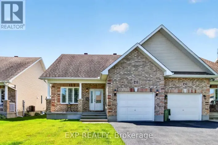 House for sale: 40 GASLIGHT WAY, Russell