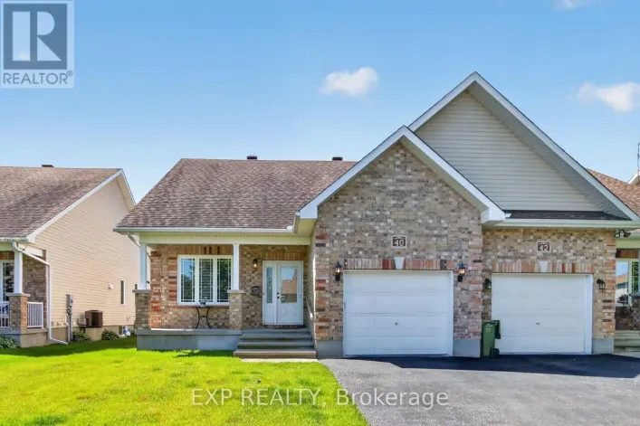 40 GASLIGHT WAY, Russell