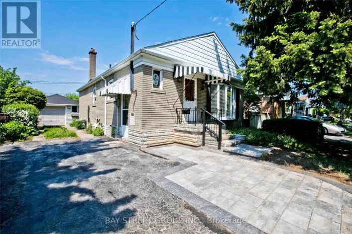 40 GREYLAWN CRESCENT, Toronto