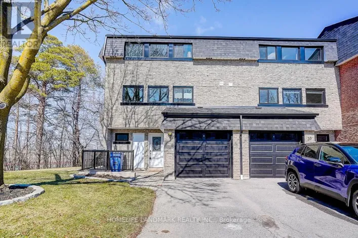 40 HENDERSON DRIVE, Aurora