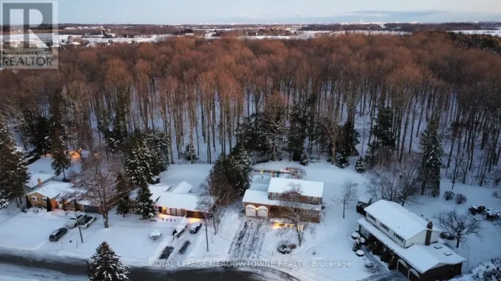 40 HILLTOP DRIVE, Caledon