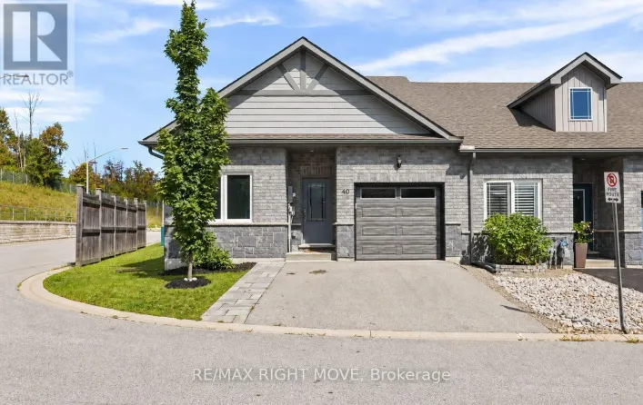 Row / Townhouse for sale: 40 LILY DRIVE, Orillia