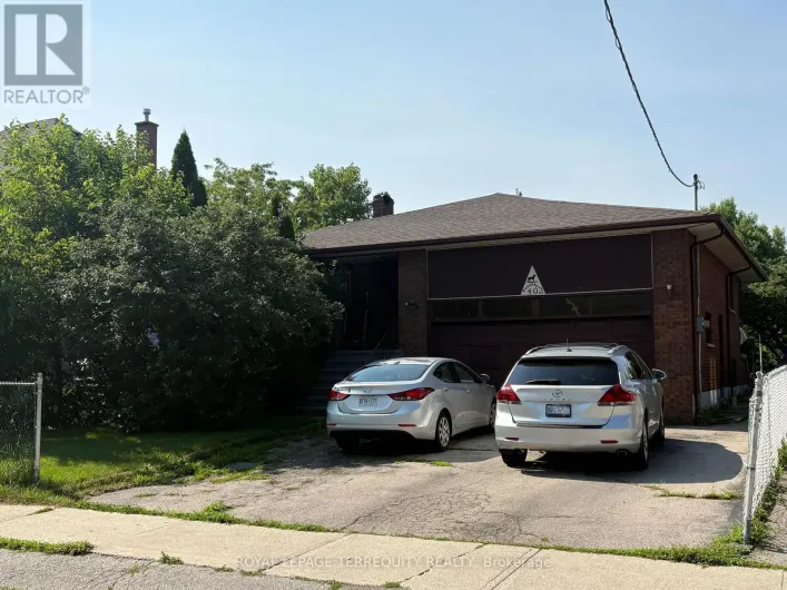 40 MACDONALD STREET, Toronto