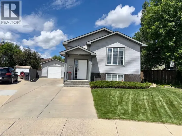 40 MicMac Court W, Lethbridge