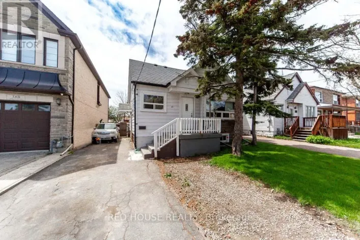 40 NORTH WOODROW BOULEVARD, Toronto