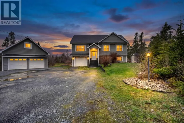 40 Pivot Lane, Hatchet Lake
