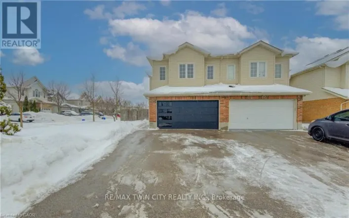 40 RED CLOVER CRESCENT E, Kitchener