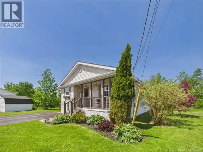 House for sale: 40 Richibuctou Lane, Dieppe
