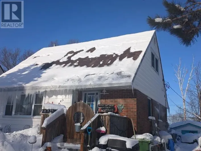 40 Robertson RD, Elliot Lake