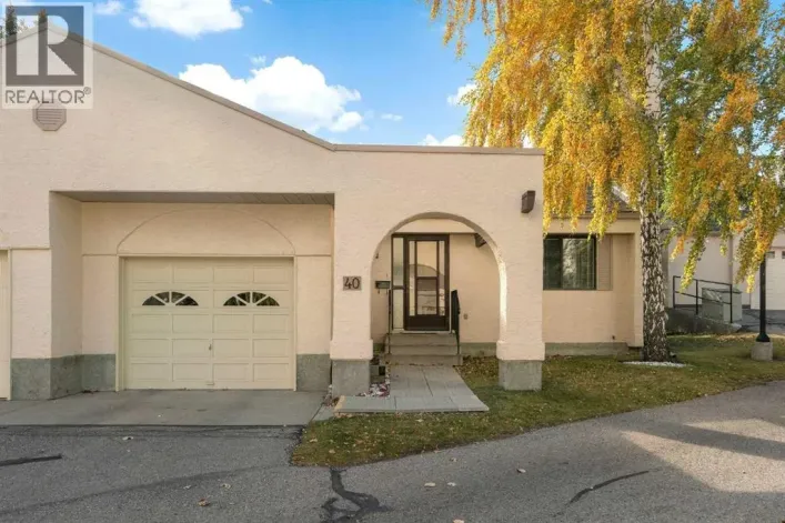 40 Sandarac Circle NW, Calgary