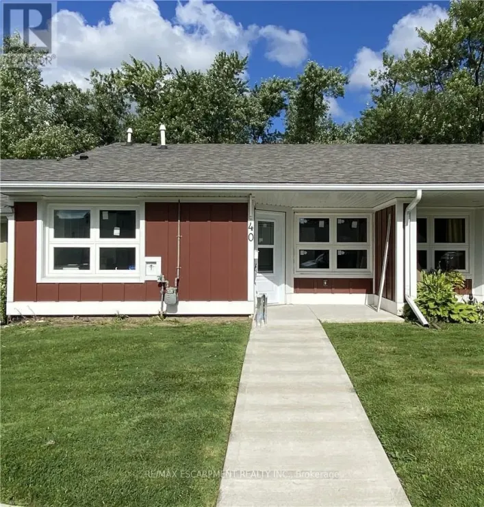 40 SZOLLOSY CIRCLE, Hamilton