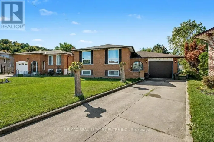 40 TARA COURT, Hamilton