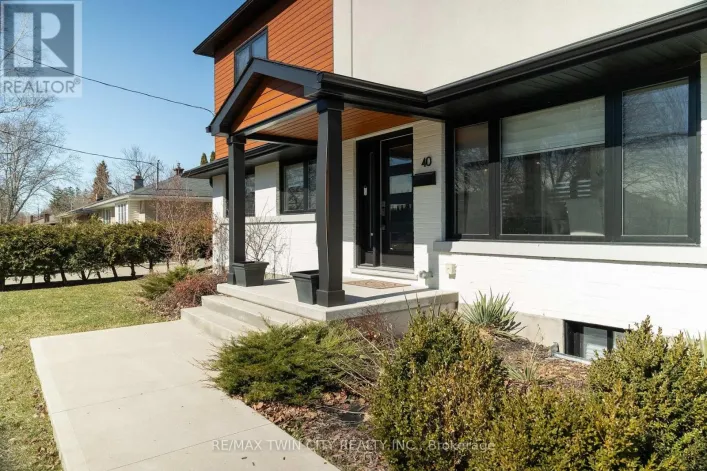 40 VARADI AVENUE, Brantford