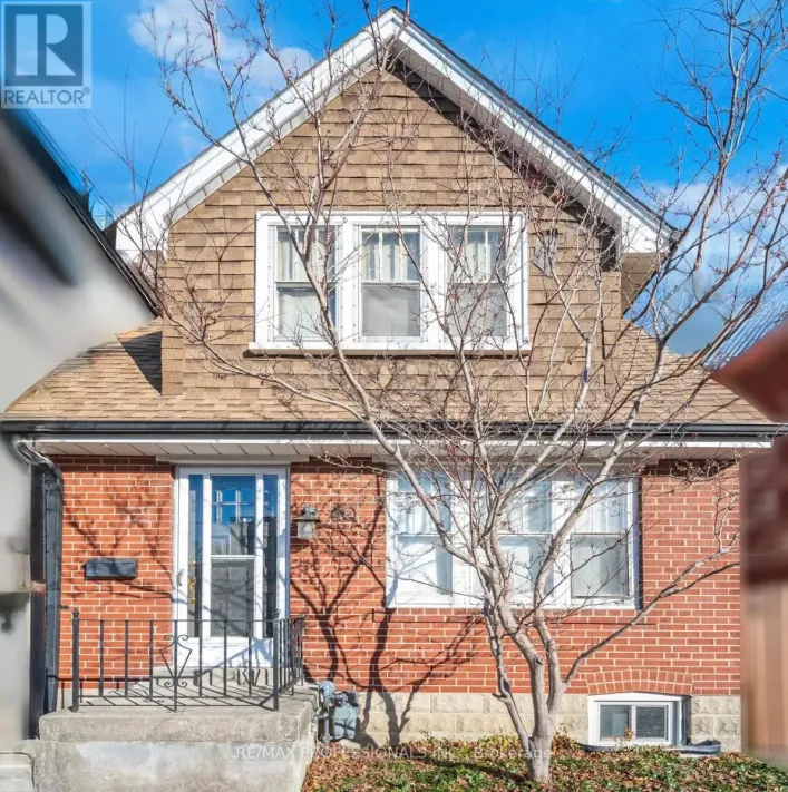 40 WARREN CRESCENT, Toronto