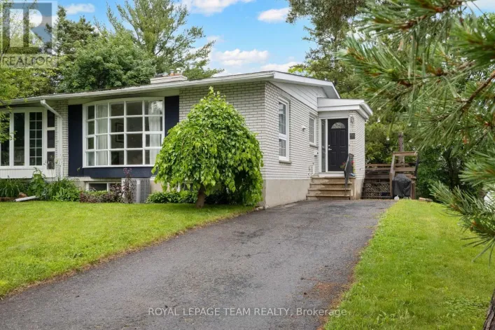 40 WOODMOUNT CRESCENT, Ottawa