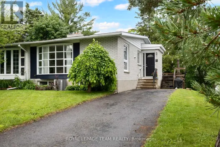 40 WOODMOUNT CRESCENT, Ottawa