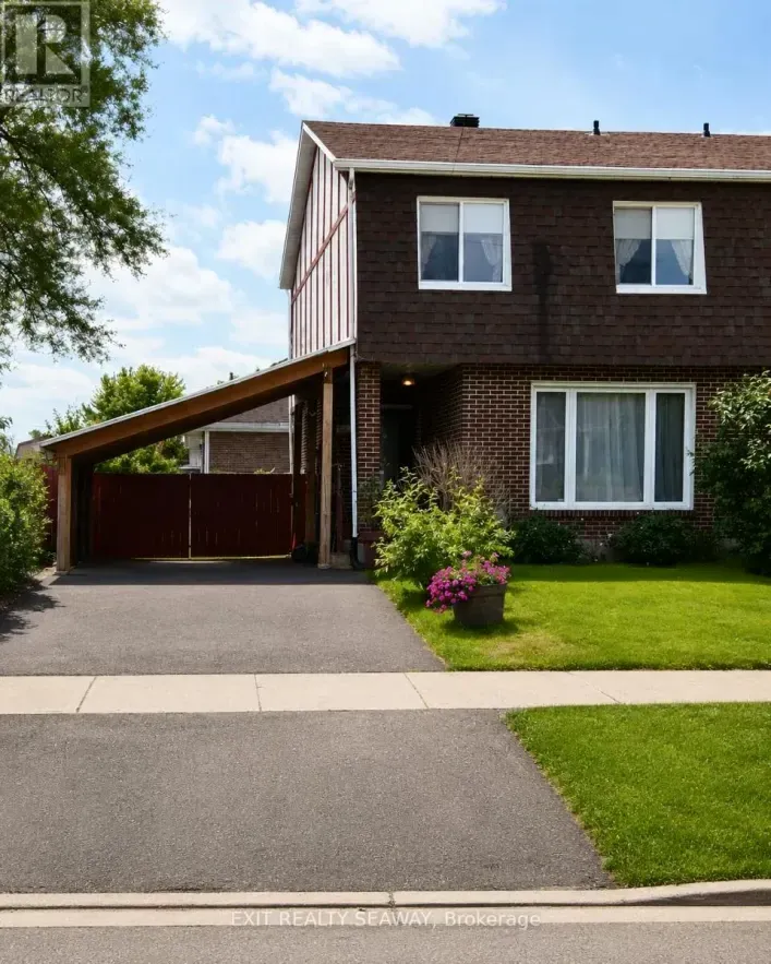 400 LYNWOOD DRIVE, Cornwall